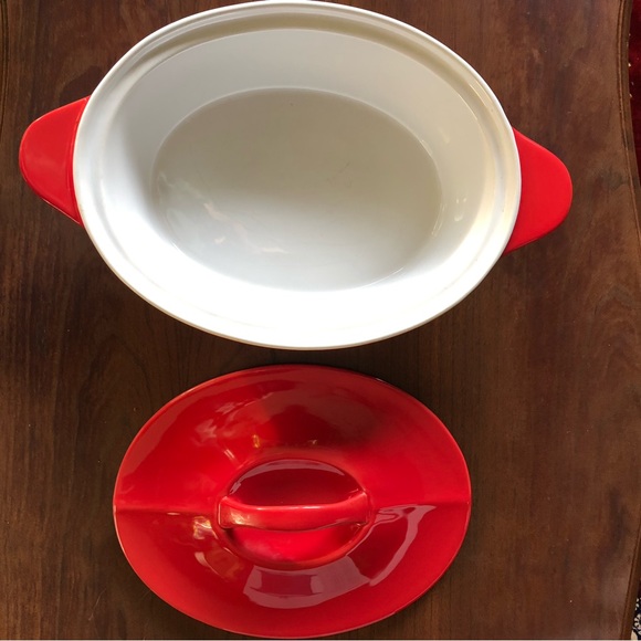 Stoneware Casserole Dish with Lid - Picture 2 of 6